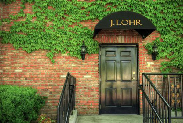 Nhà máy rượu J Lohr sở hữu nhiều vườn nho lớn tại California
