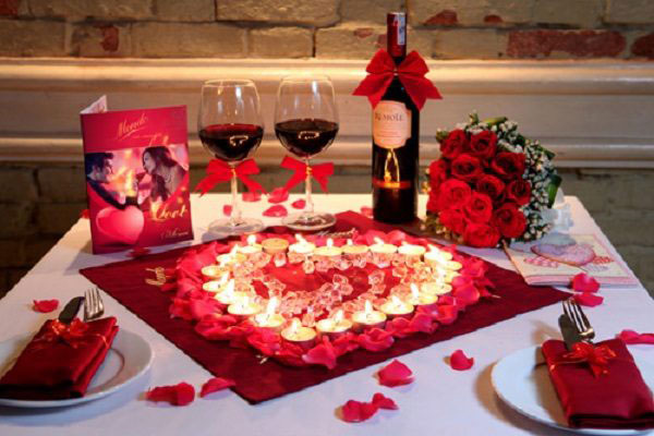 Hoa hồng và rượu cho người yêu thương vào ngày sinh nhật