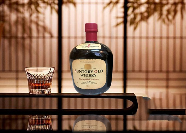 Hãng sản xuất rượu Whisky Nhật Akashi có 1 số loại rượu cơ bản như: Akashi Red, Akashi White, Rượu chuột Akashi